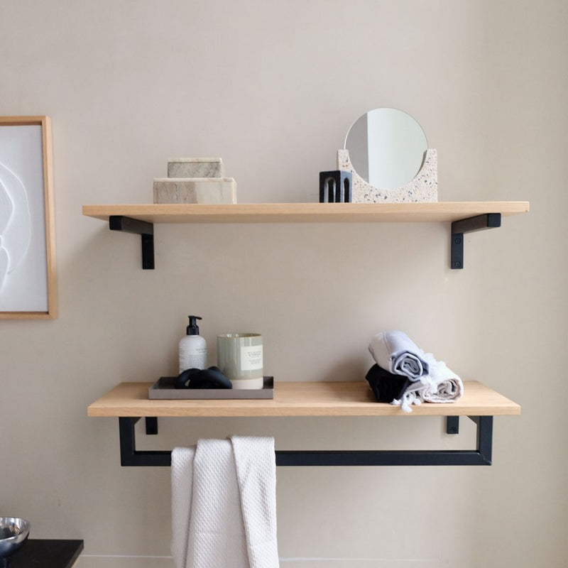 wand montiertes Regalbrett mit Kleiderstange darunter für Handtücher Rostfrei perfekt für Badezimmer minimalistisch